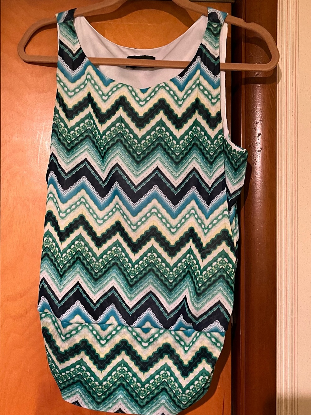 Ladies AB Studio sleeveless geometric top, slouchy style. size Large